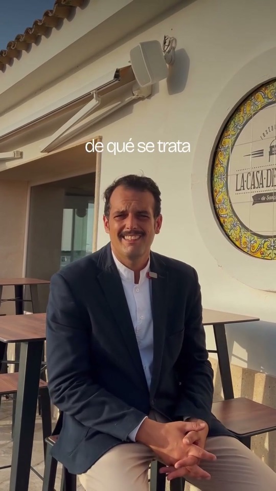 Fotograma del vídeo: Jesús en la terraza de La Casa del Farero